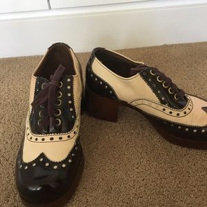 Retro Women's Lace Up Wing Tip Colored Oxford